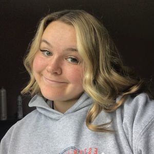 Meet your Posher, Abbey